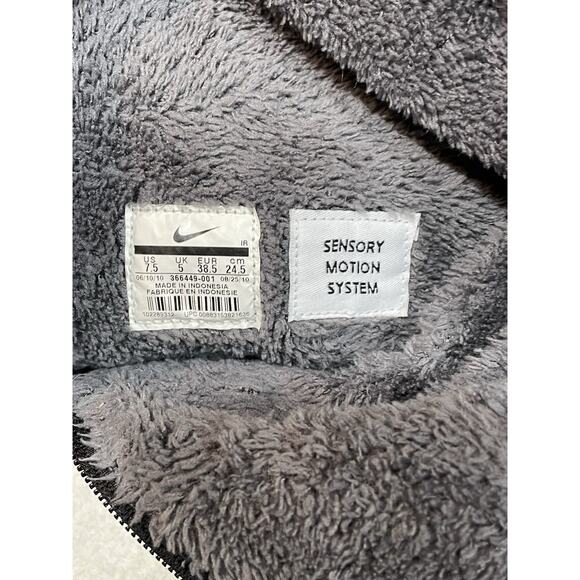 Nike Women's Black Suede Boot/Sneakers Sz 7.5 Back Zipper, Comfy Faux Fur Lining - Picture 11 of 12